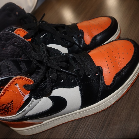 Air Jordan 1 Mid “Shattered Blackboard” - Picture 4 of 6